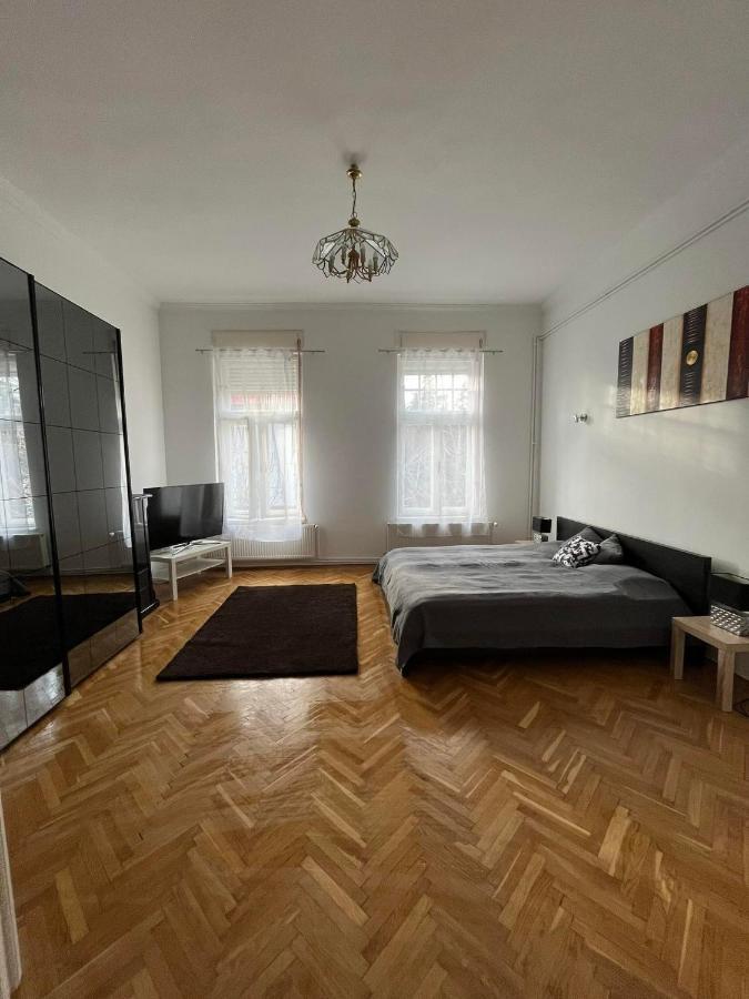 Szeged Apartman Luaran gambar